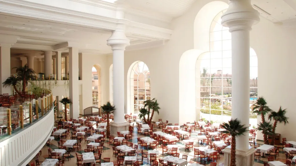 الفندق بيراميزا بيتش ريزورت - سهل حشيش